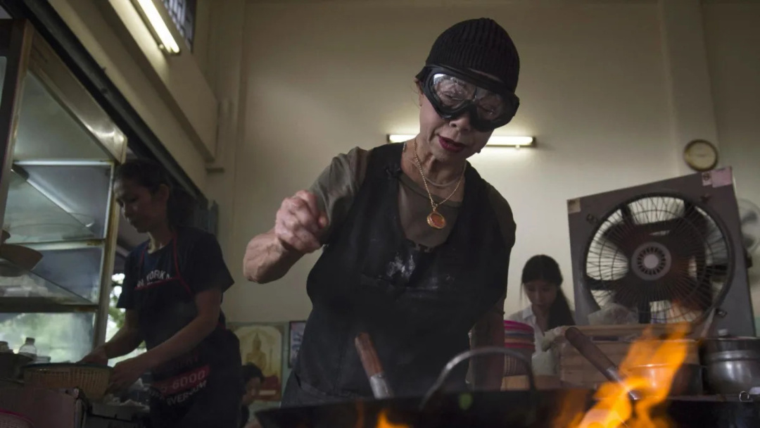 Thai Chef Jay Fai Fined After YouTuber Complains of Overpriced Dish