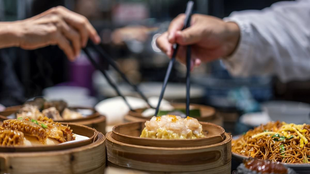 Top Chinese Chefs Share Dishes to Avoid and Dining Tips