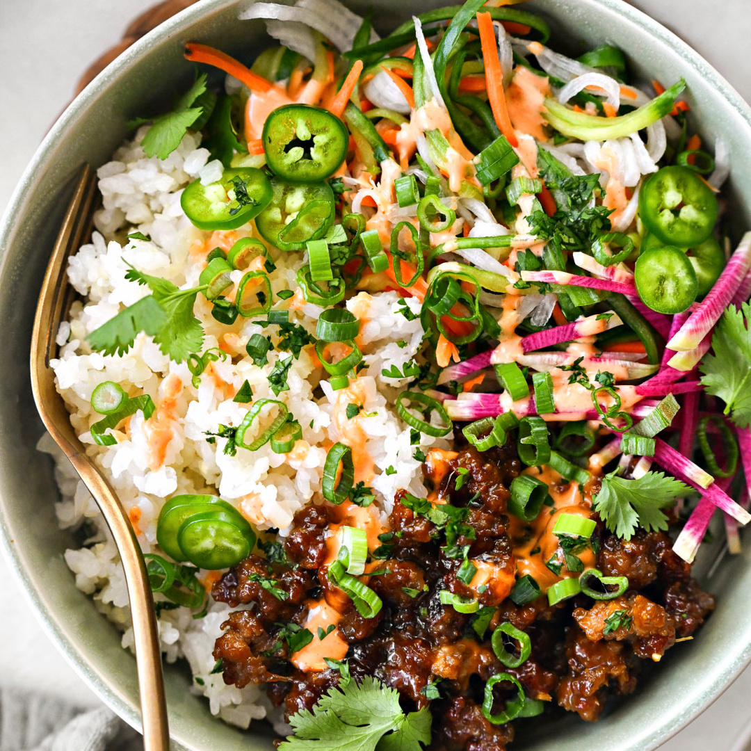 Flavorful Bánh Mì Rice Bowls with Crispy Pork and Pickled Veggies